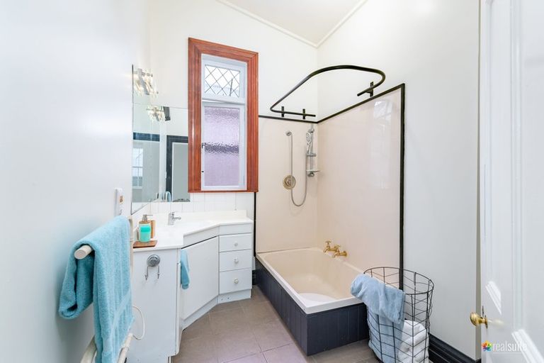 Photo of property in 23 Riddlers Crescent, Petone, Lower Hutt, 5012