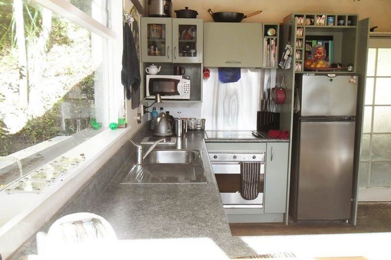 Photo of property in 45 Takahe Road, Titirangi, Auckland, 0604