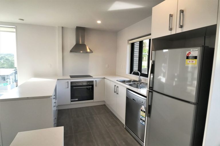 Photo of property in 1 Kanona Way, Albany Heights, Auckland, 0632