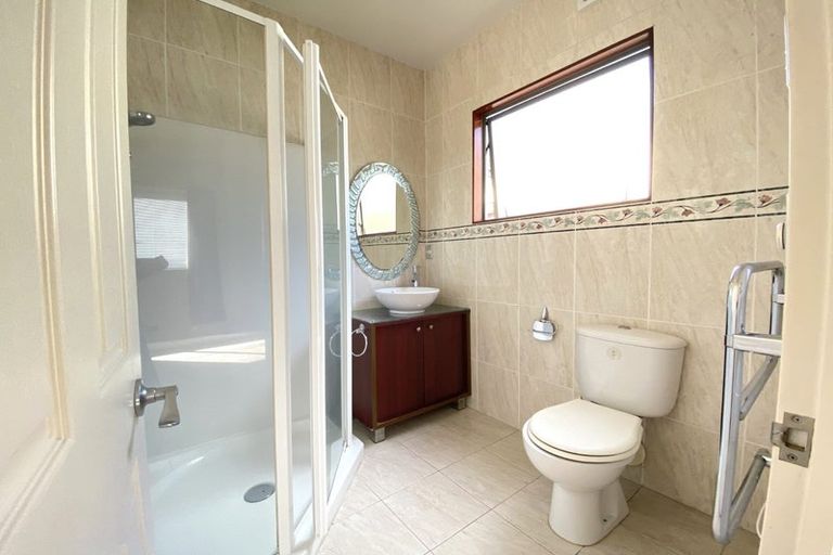 Photo of property in 15 Kaseng Place, East Tamaki Heights, Auckland, 2016