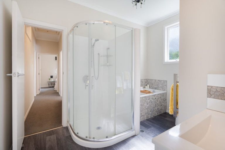 Photo of property in 34 Poto Road, Normandale, Lower Hutt, 5010