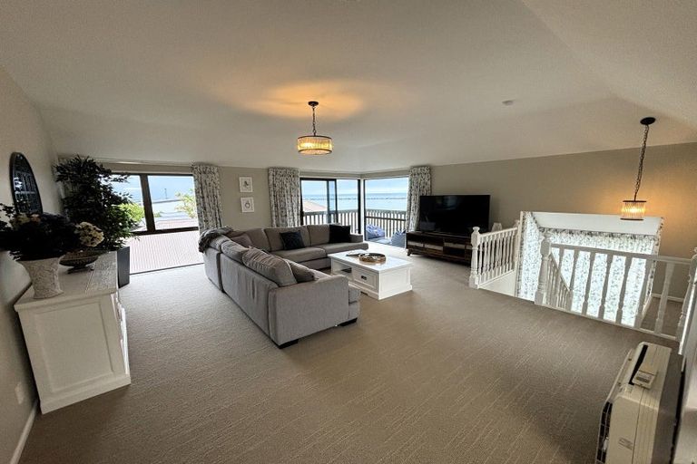 Photo of property in 76 Mount Pleasant Road, Mount Pleasant, Christchurch, 8081