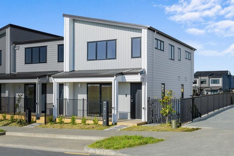 Photo of property in 4 Harikoa Way, Karaka, 2113