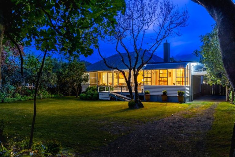 Photo of property in 28 Karu Crescent, Waikanae, 5036