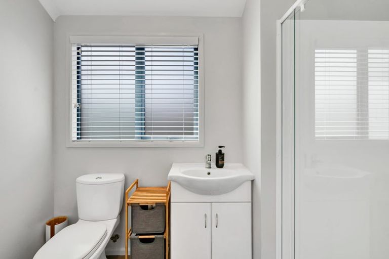 Photo of property in 17 Ashmore Drive, Frankleigh Park, New Plymouth, 4310