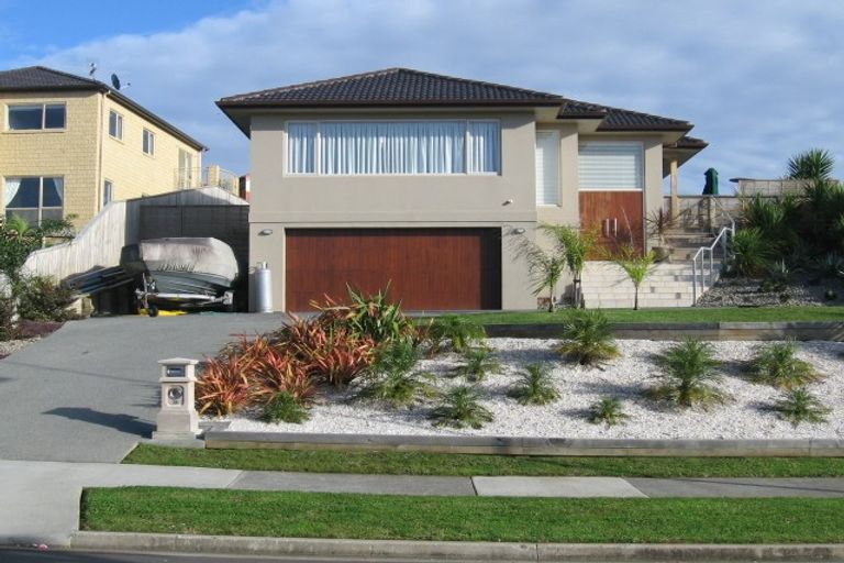 Photo of property in 16 Araminta Place, Beachlands, Auckland, 2018