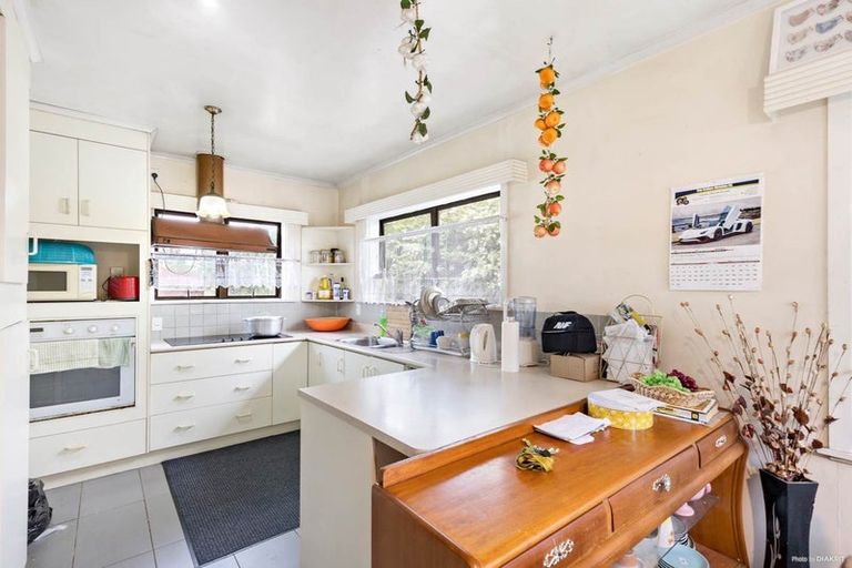 Photo of property in 2 Henwood Road, Mangere East, Auckland, 2024