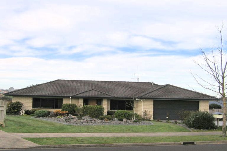 Photo of property in 13 Limousin Place, Grandview Heights, Hamilton, 3200