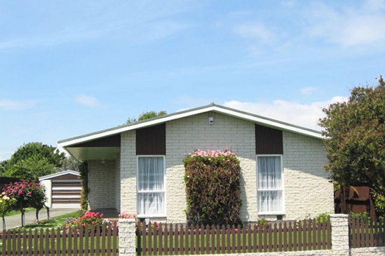 Photo of property in 3 Carteret Place, Aranui, Christchurch, 8061