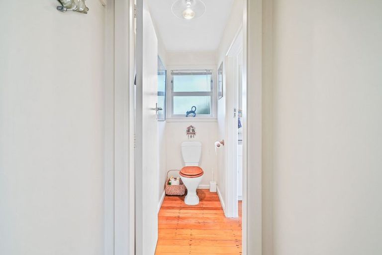 Photo of property in 21 Oakfield Street, Burnside, Christchurch, 8053