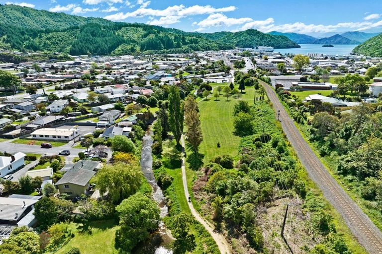 Photo of property in 12 Scotland Street, Picton, 7220