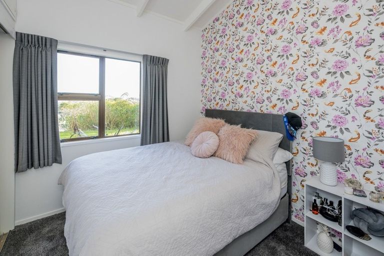 Photo of property in 167 Huia Street, Waikanae, 5391