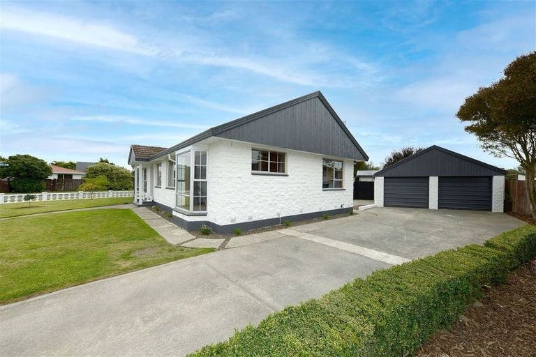 Photo of property in 42 Cowes Street, Avondale, Christchurch, 8061