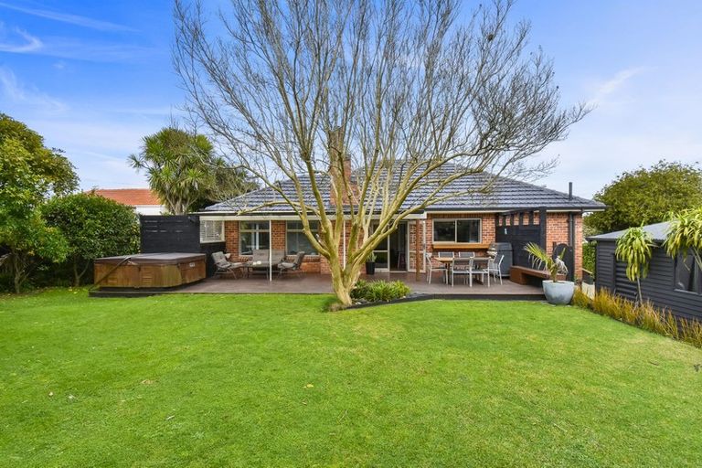 Photo of property in 41 Youngs Road, Papakura, 2110