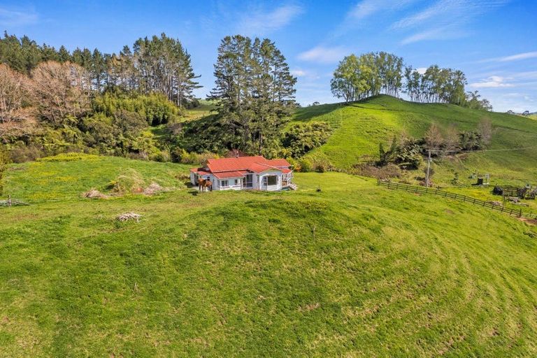 Photo of property in 873 Croydon Road, Te Popo, Stratford, 4394