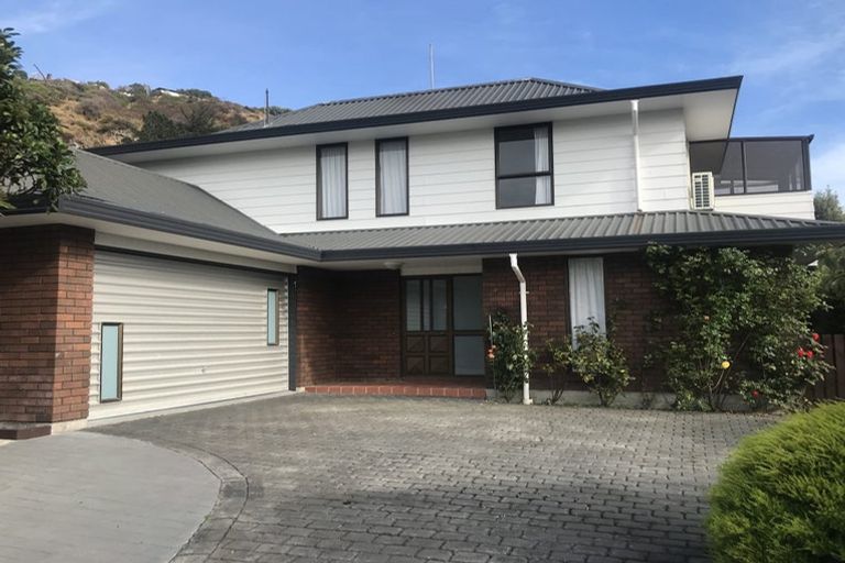 Photo of property in 20 Taupata Street, Redcliffs, Christchurch, 8081