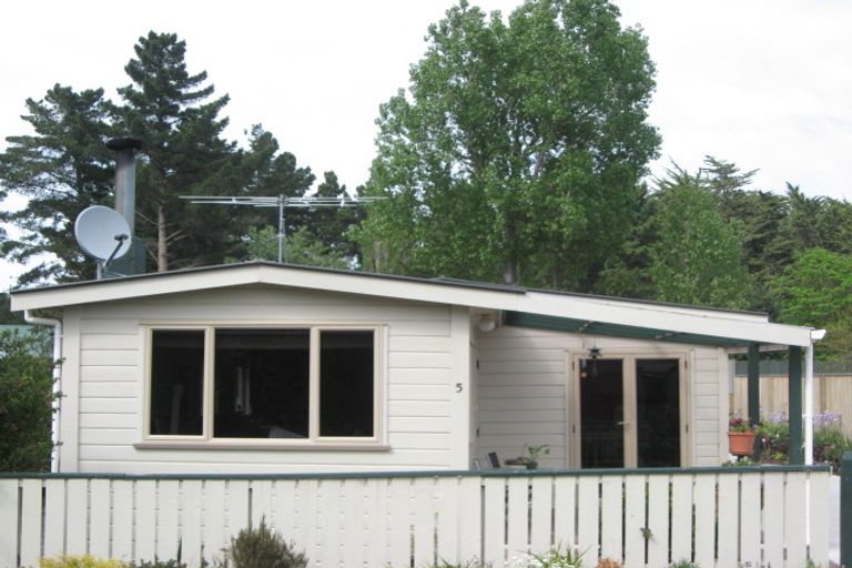 Photo of property in 5 Broadway Avenue, Waikuku Beach, 7473