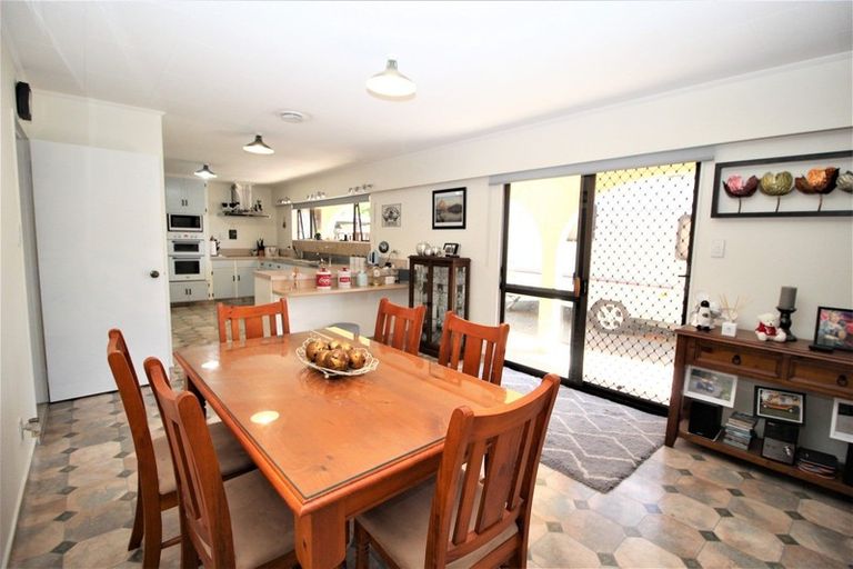 Photo of property in 23 Ross Street, Woodville, 4920