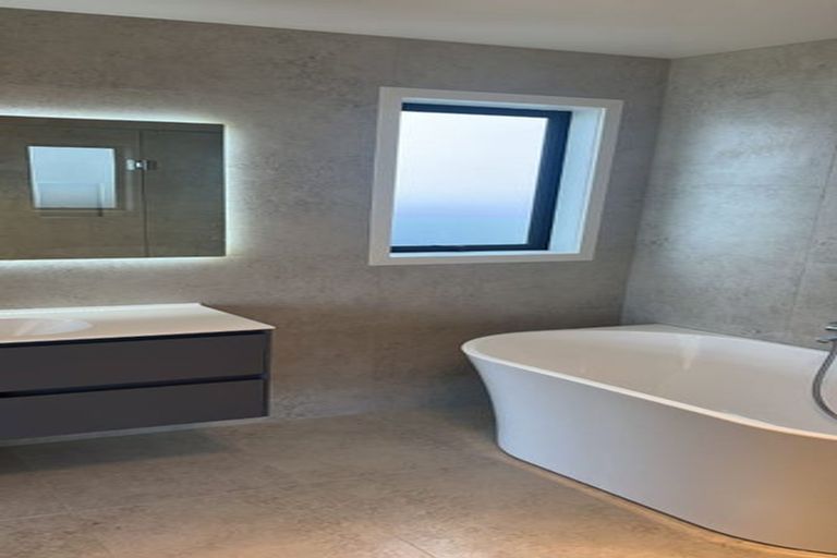 Photo of property in 2 Bendridge Street, Flat Bush, Auckland, 2019