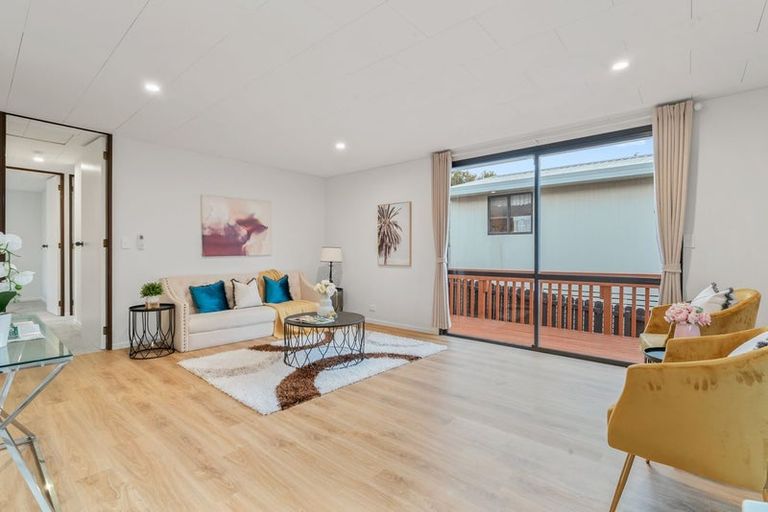 Photo of property in 1/9 Kimdale Place, Totara Heights, Auckland, 2105