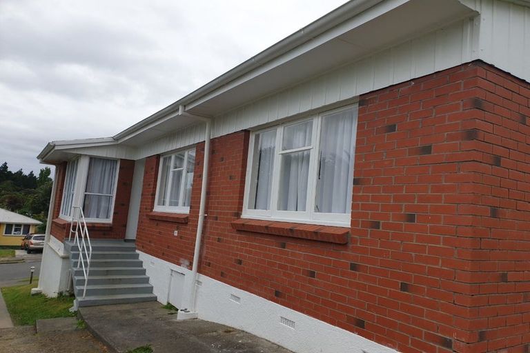 Photo of property in 3 Bellona Place, Cannons Creek, Porirua, 5024