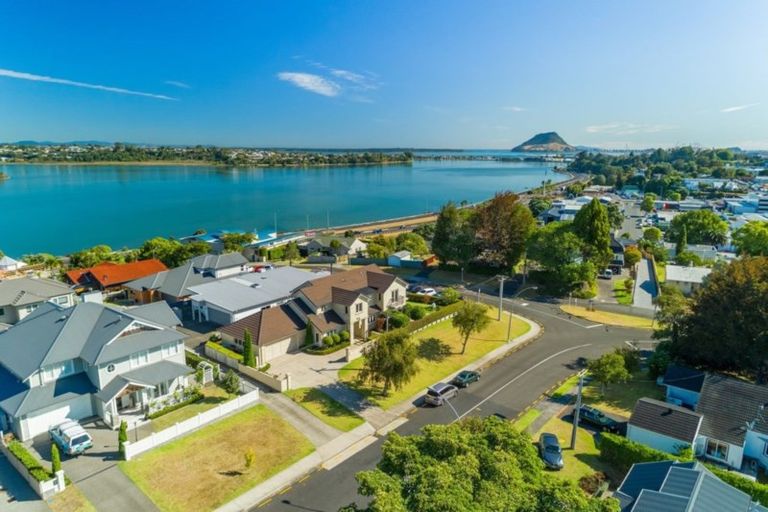 Photo of property in 1 Edgecumbe Road, Tauranga, 3110