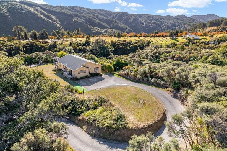 Photo of property in 49a Gillespies Road, Birchville, Upper Hutt, 5018