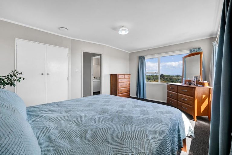 Photo of property in 138 Govett Avenue, Frankleigh Park, New Plymouth, 4310