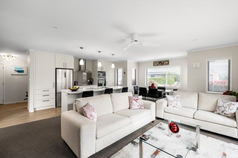 Photo of property in 40 Penetaka Heights, Pyes Pa, Tauranga, 3112