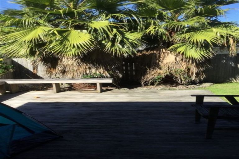 Photo of property in 103b Roberts Road, Te Atatu South, Auckland, 0610