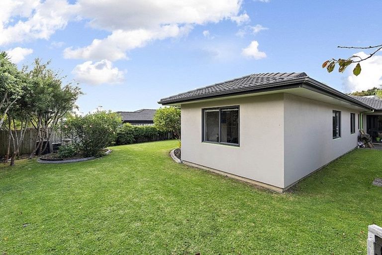 Photo of property in 22 Jelas Road, Red Beach, 0932