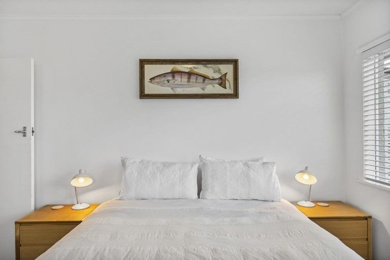 Photo of property in 1/318 Beach Road, Campbells Bay, Auckland, 0630