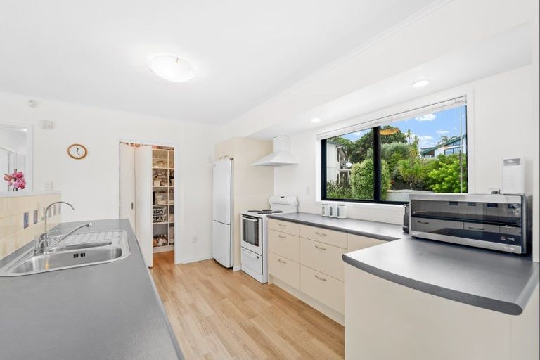 Photo of property in 4 Kookaburra Drive, Tawharanui Peninsula, Warkworth, 0986