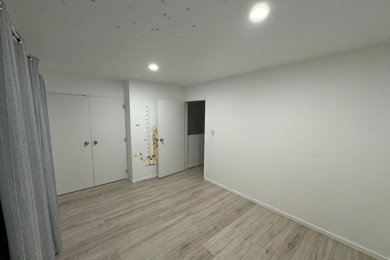 Photo of property in Lakeview Terrace, 19/14 Ambrico Place, New Lynn, Auckland, 0600