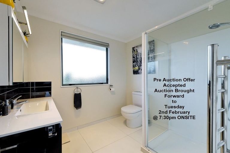 Photo of property in 147f Sturges Road, Henderson, Auckland, 0612