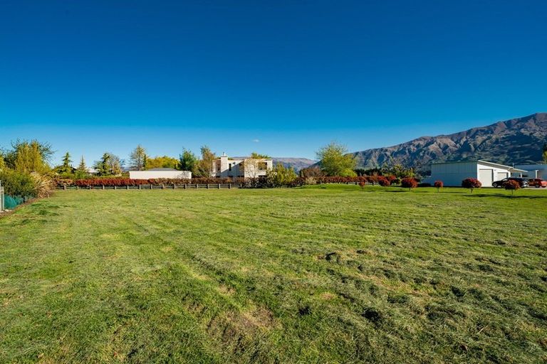 Photo of property in 25 Waimana Place, Wanaka, 9305