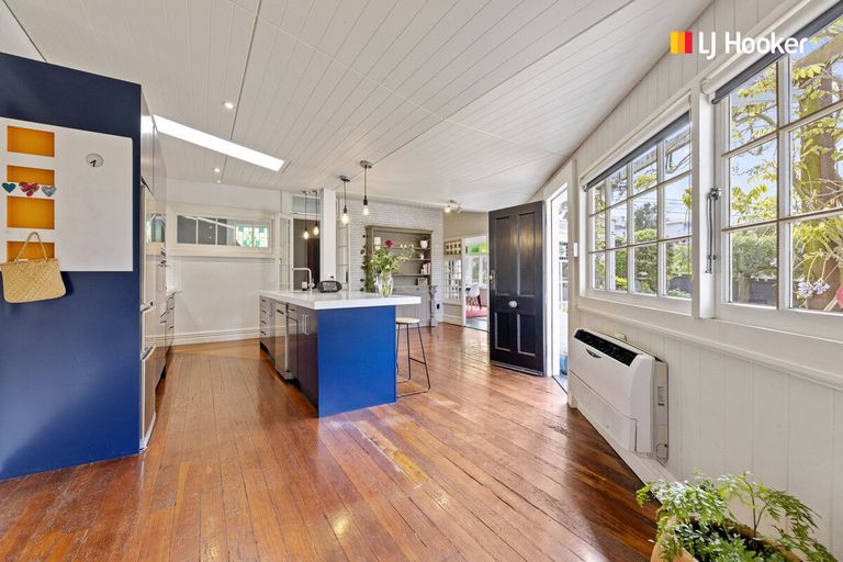 Photo of property in 19 Middleton Road, Kew, Dunedin, 9012