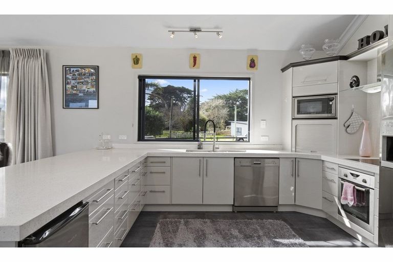 Photo of property in 1 Gleaming Place, Waiuku, 2123