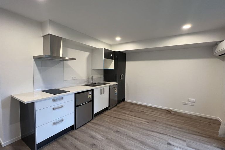 Photo of property in 15 Matukutureia Lane, Manurewa, 2102