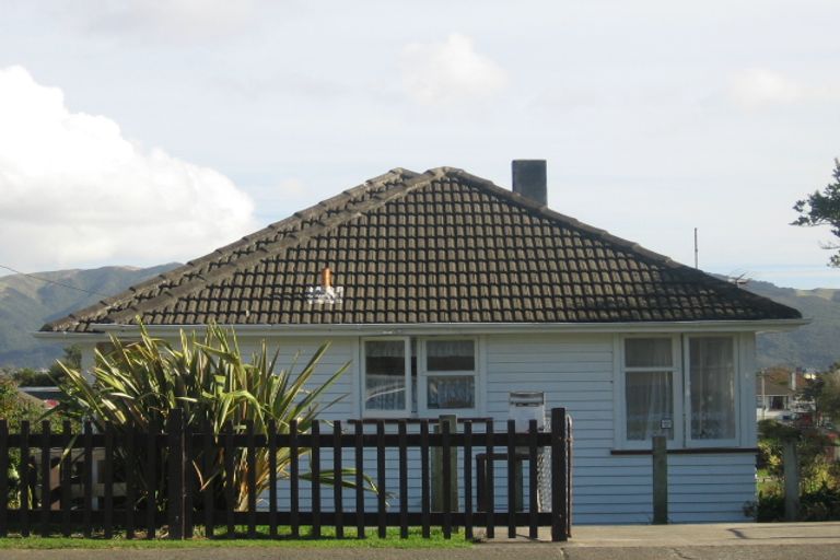 Photo of property in 34 Justine Street, Cannons Creek, Porirua, 5024