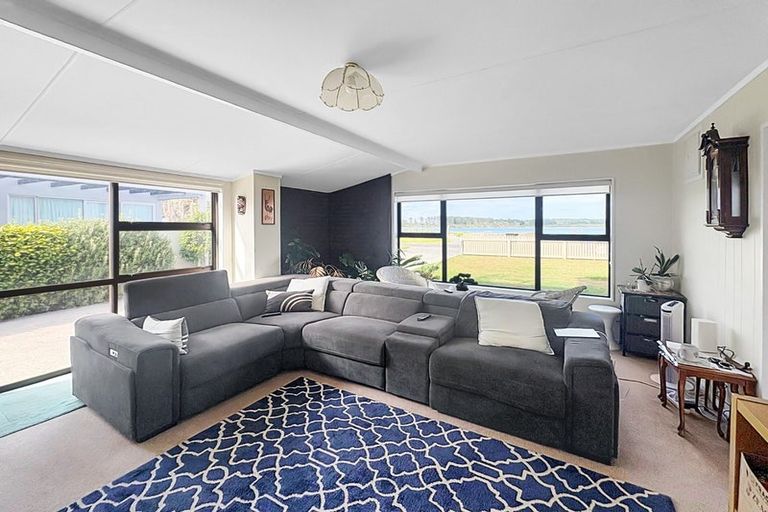 Photo of property in 11 Hartley Street, Foxton Beach, Foxton, 4815