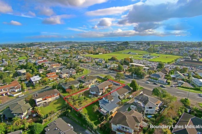 Photo of property in 373 East Coast Road, Mairangi Bay, Auckland, 0630