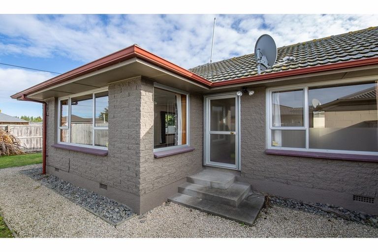 Photo of property in 32 Bentley Street, Russley, Christchurch, 8042