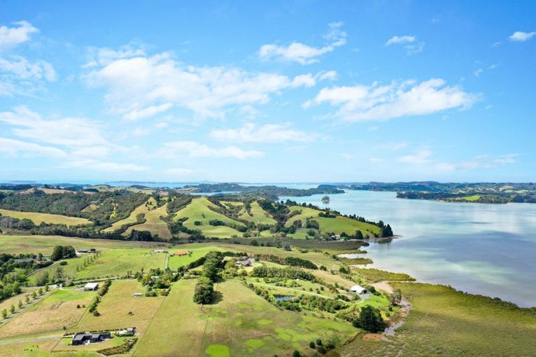 Photo of property in 70 Captain Kasper Rise, Snells Beach, 0920