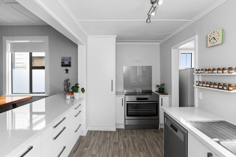 Photo of property in 82 Vigor Brown Street, Napier South, Napier, 4110