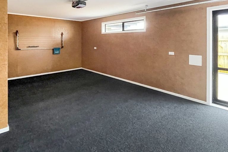 Photo of property in 17a Leeds Street, Milson, Palmerston North, 4414