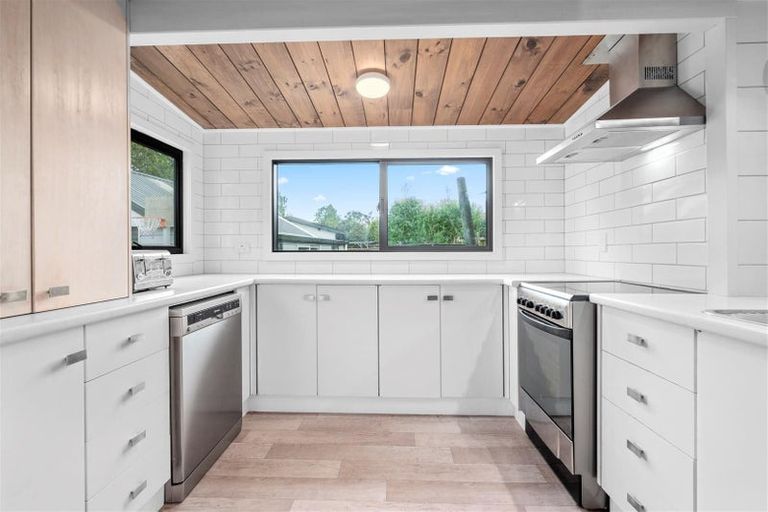 Photo of property in 12 Waitawa Place, Lynmore, Rotorua, 3010