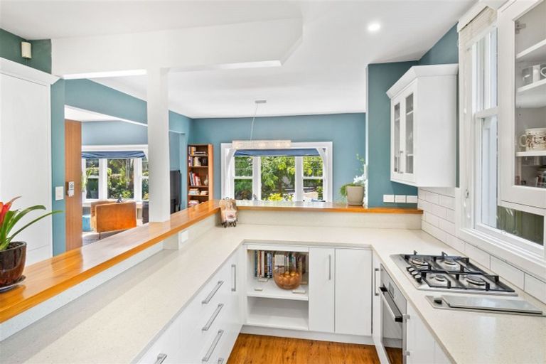 Photo of property in 56 Dyers Pass Road, Cashmere, Christchurch, 8022