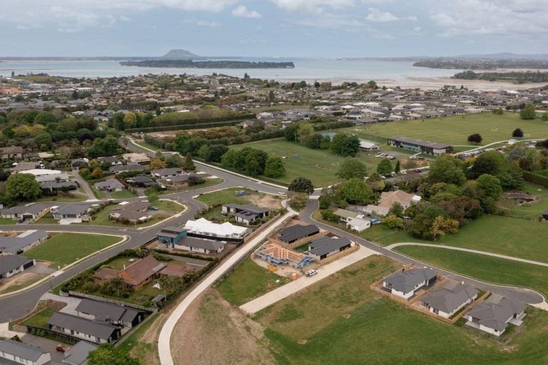 Photo of property in 49d Western Avenue, Omokoroa, 3172