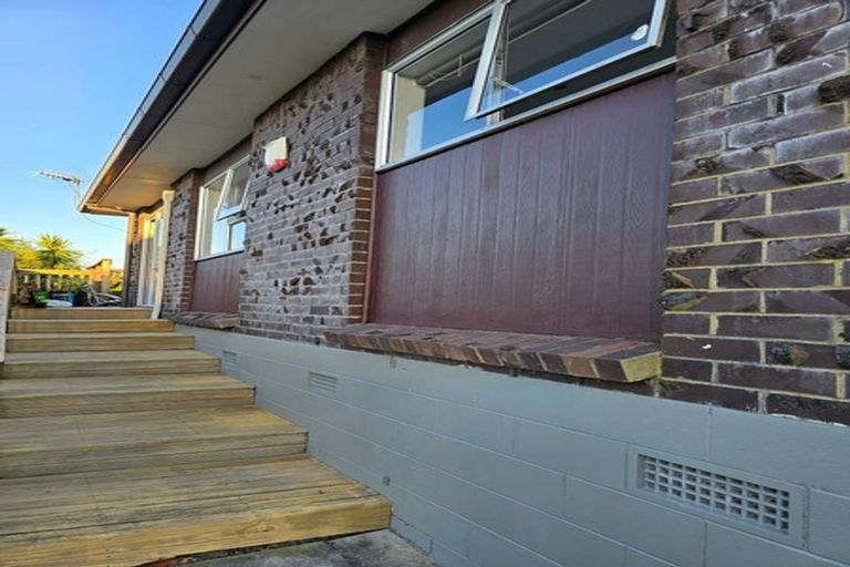 Photo of property in 1/38 Dalwhinnie Parade, Highland Park, Auckland, 2010